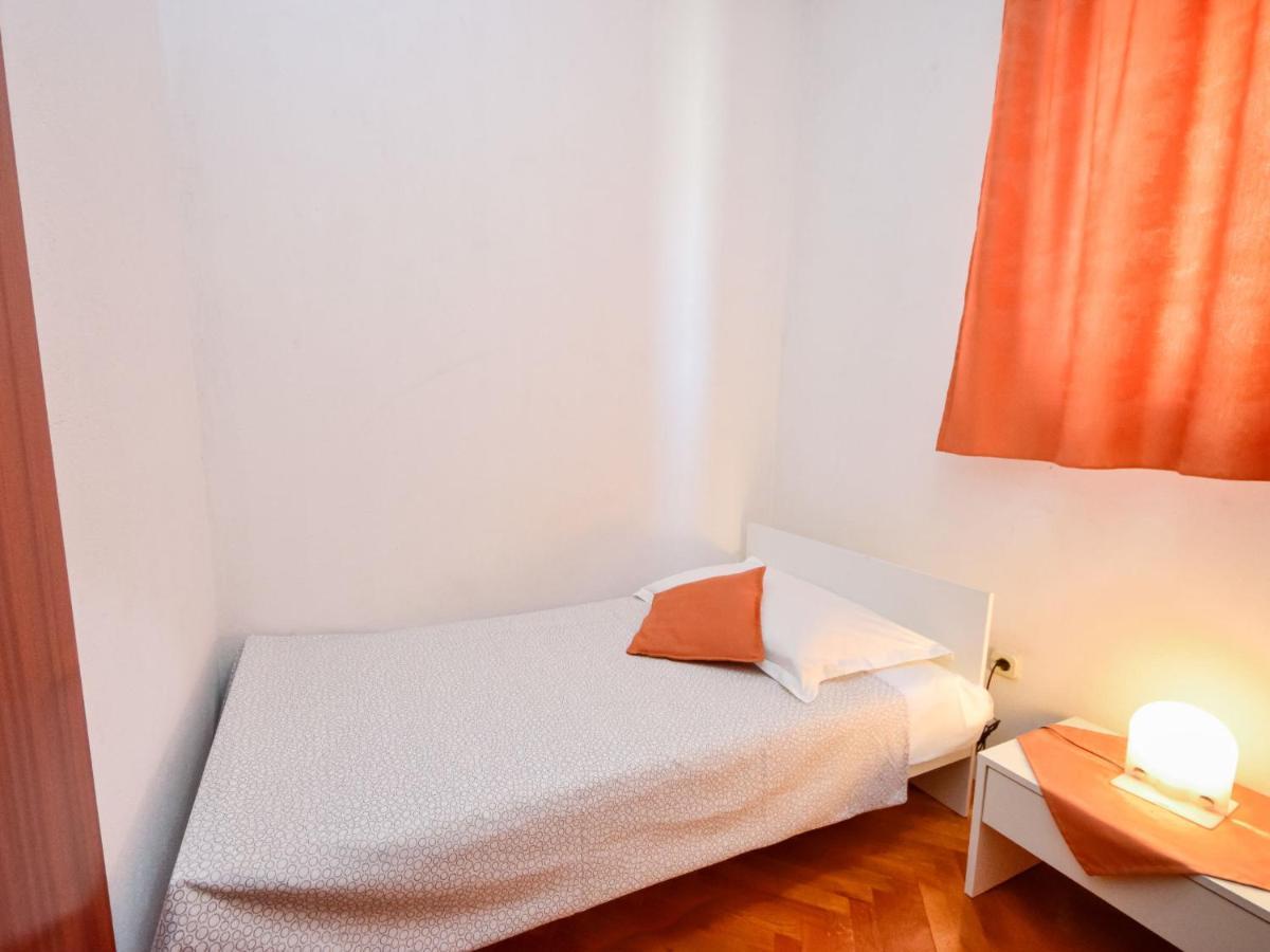 Apartment Lucija-1 By Interhome Трогир Экстерьер фото