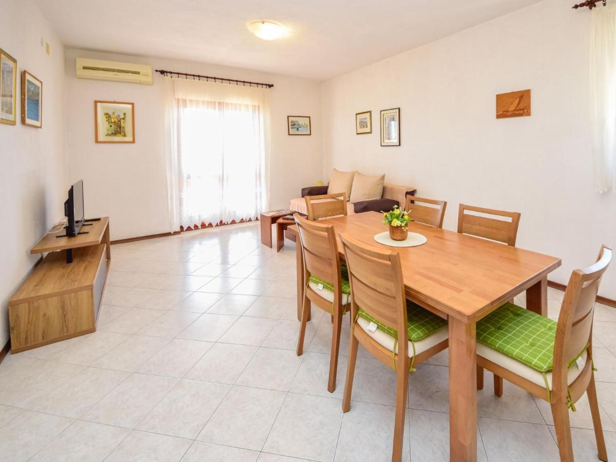 Apartment Lucija-1 By Interhome Трогир Экстерьер фото